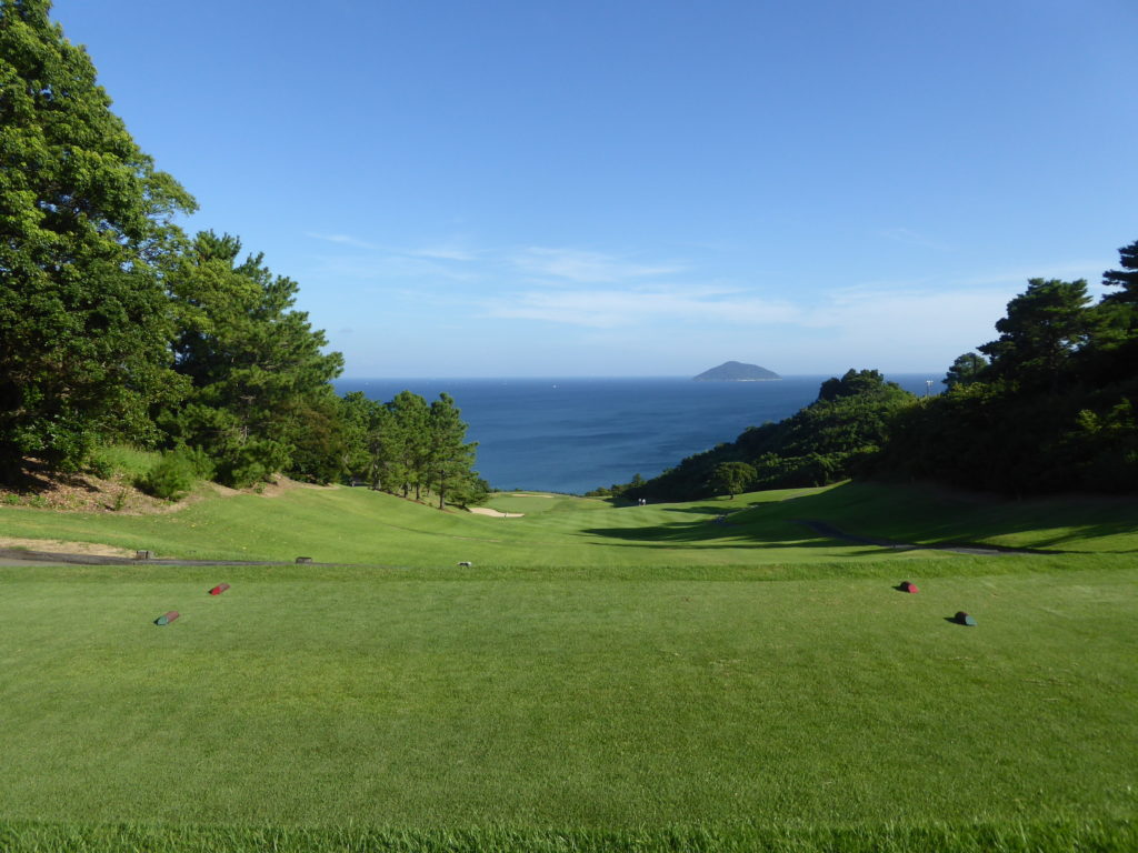 景色が綺麗！糸島で人気のリゾートゴルフ場 殿堂入り２選【福岡県】